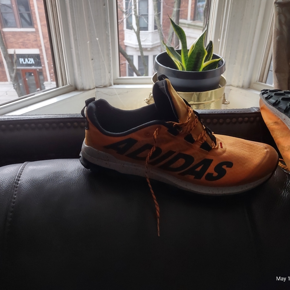 ADDIDAS RUNNING SHOES - Picture 5 of 6